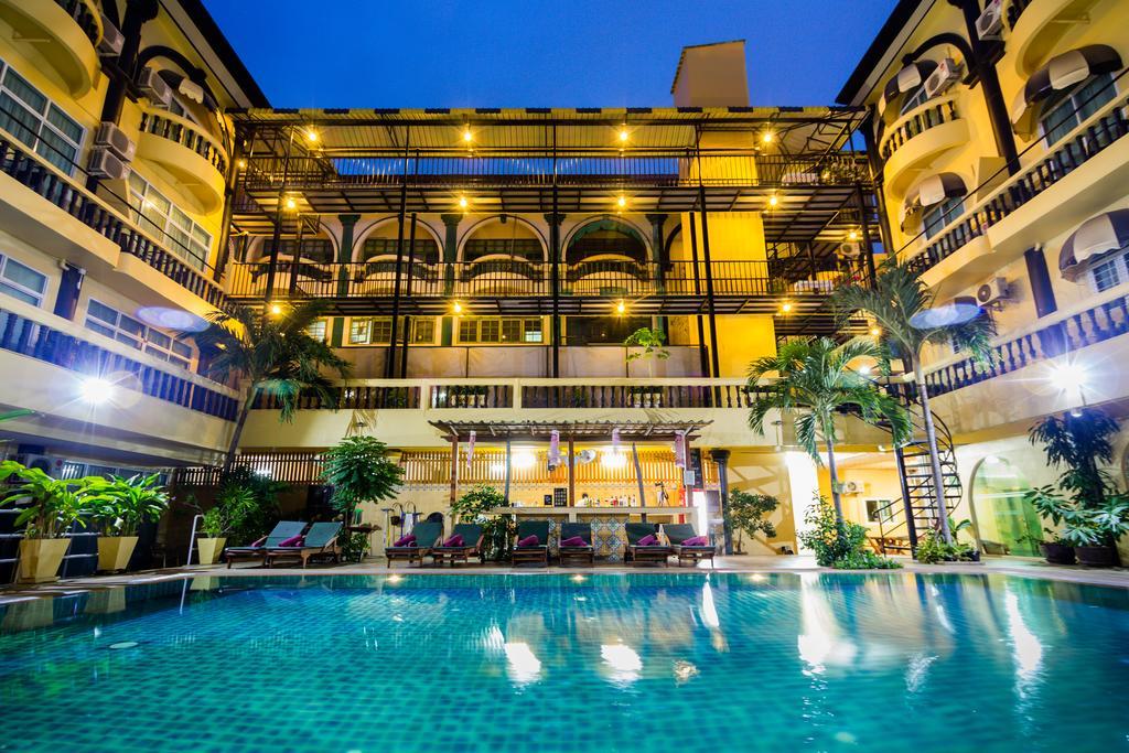 Zing Resort & Spa Pattaya Bagian luar foto
